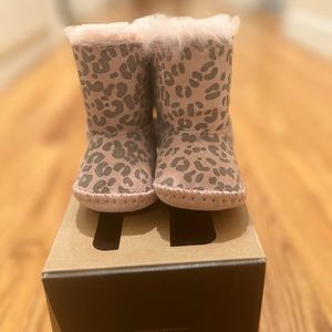 Uggs- Infant Cassie leopard Bootie light pink